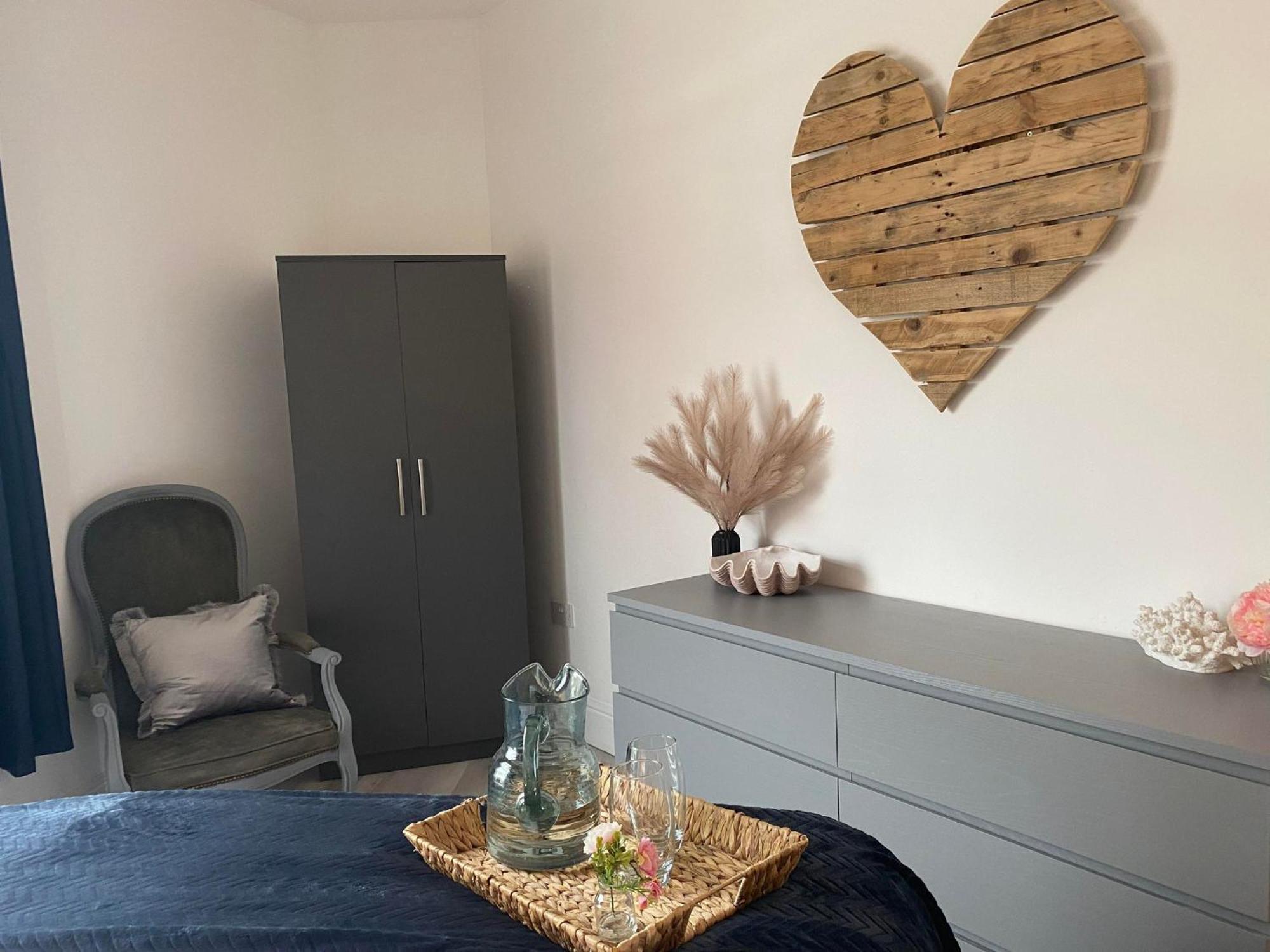 The Retreats 2 Kenfig Hill Pet Friendly 2 Bedroom Flat With King Size Bed Twin Beds And Sofa Bed Sleeps Up To 5 People Exteriér fotografie